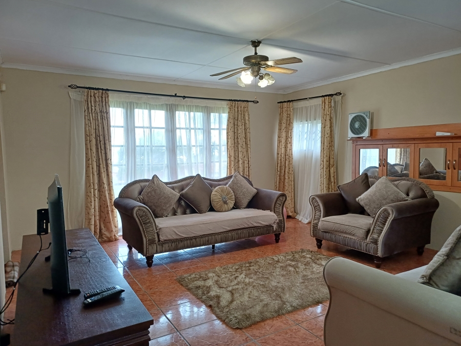 To Let 3 Bedroom Property for Rent in Sunnyridge Eastern Cape